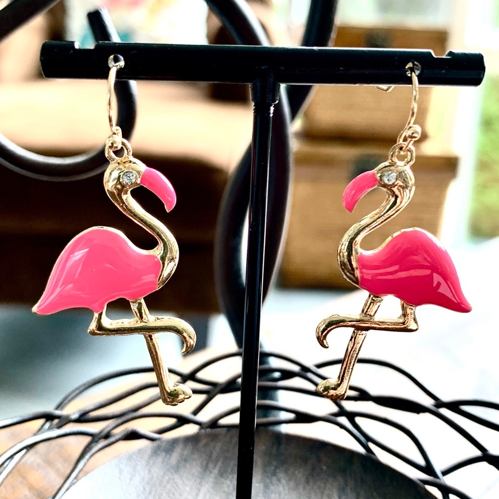 🌟 SALE $15 🌟 New Pink Flamingos Pink Enamel Gold Plated Pierced Earrings